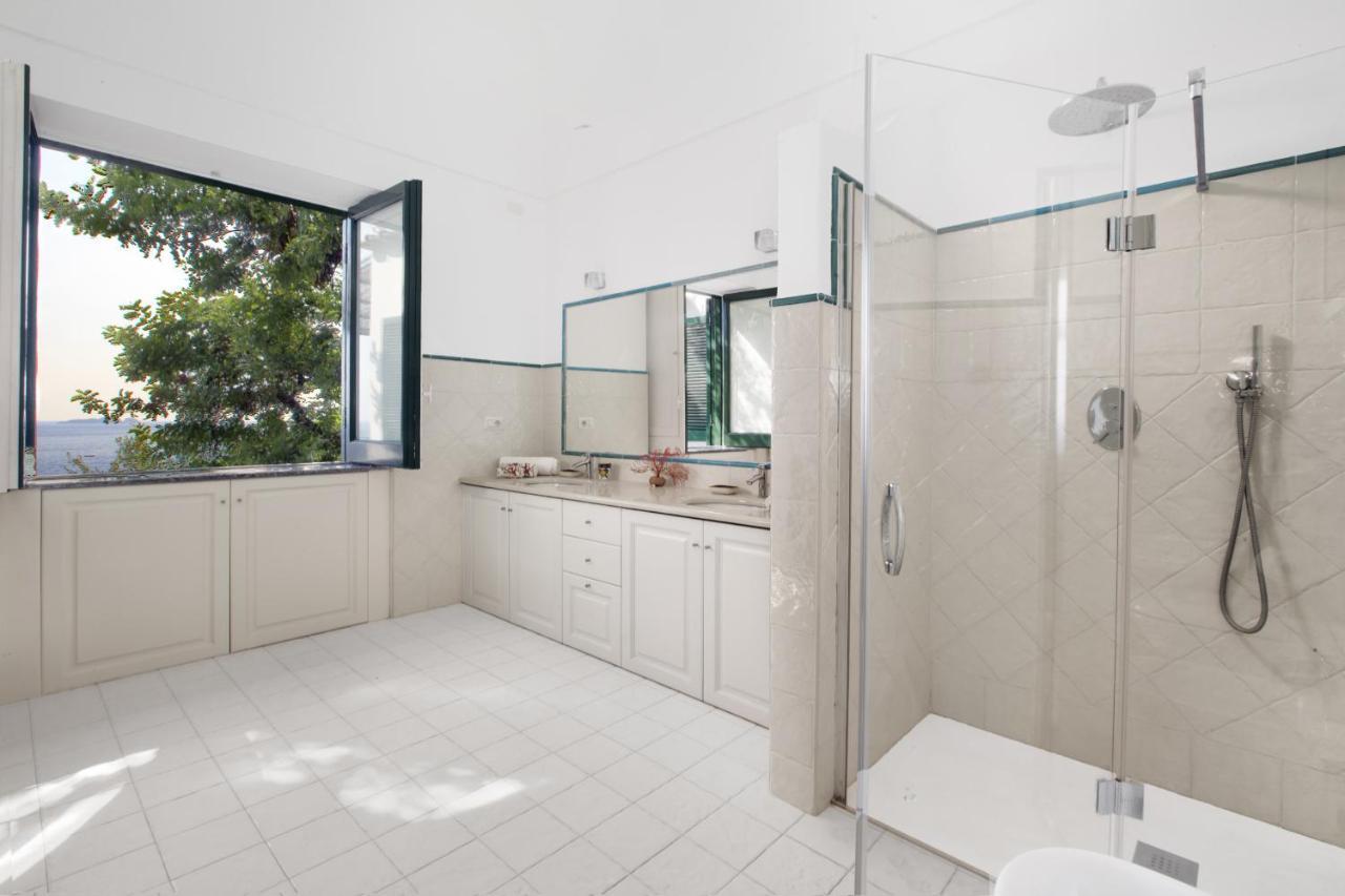 Amore Rentals -La Villa Positano Esterno foto