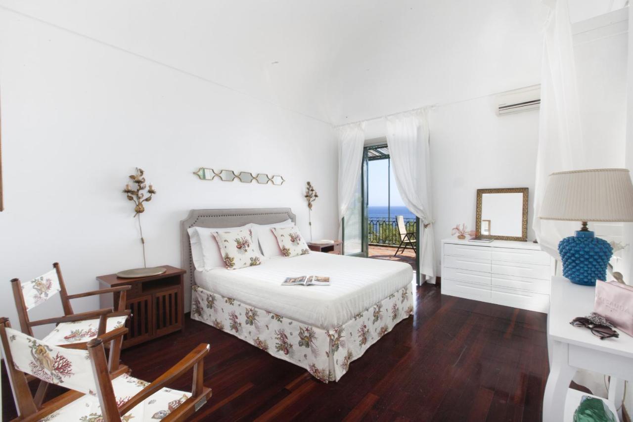 Amore Rentals -La Villa Positano Esterno foto
