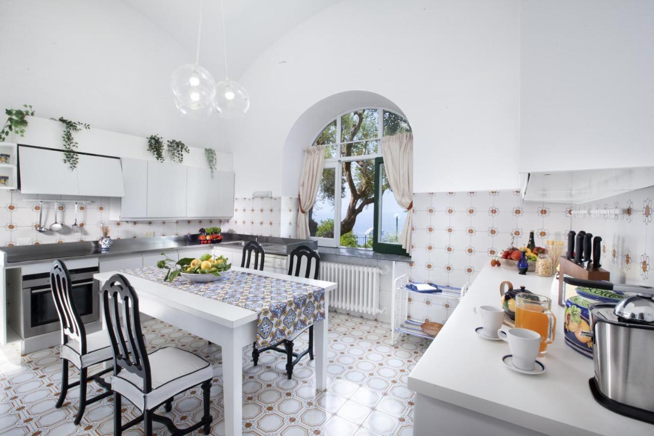 Amore Rentals -La Villa Positano Esterno foto